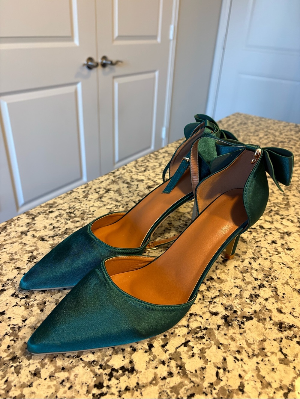 Source Unknown Teal Satin Pointed-Toe Ankle Tie Heels